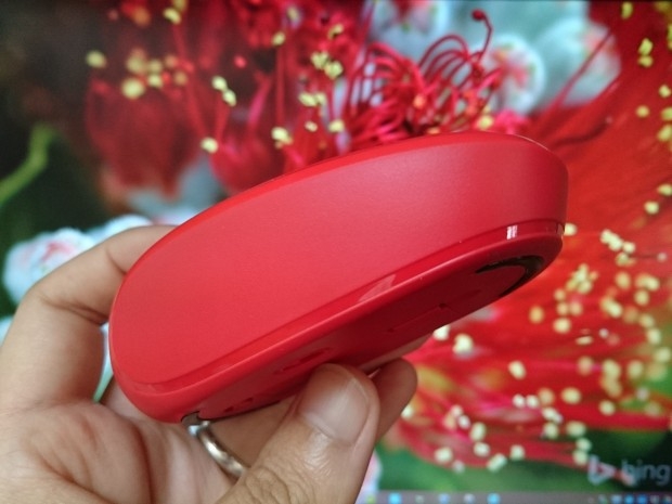 Cạnh bên Microsoft Wireless Mobile Mouse 1850