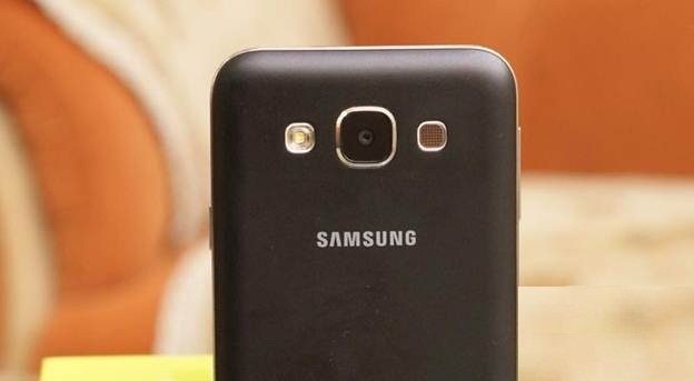 Camera của Samsung Galaxy E5
