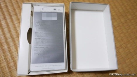 Hình ảnh đập hộp Xperia Z4