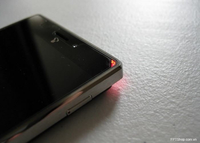 Thiet ke Pantech Vega Iron IM-A870S