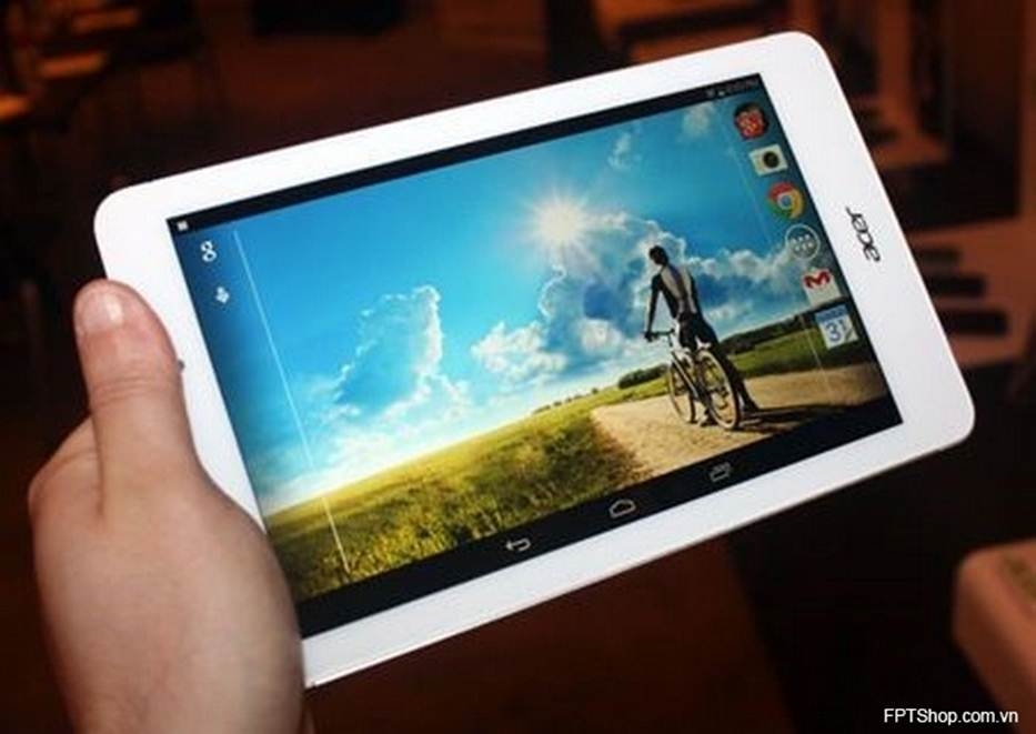 Màn hình 8 inch với độ phần giải 1,920 x 1,200