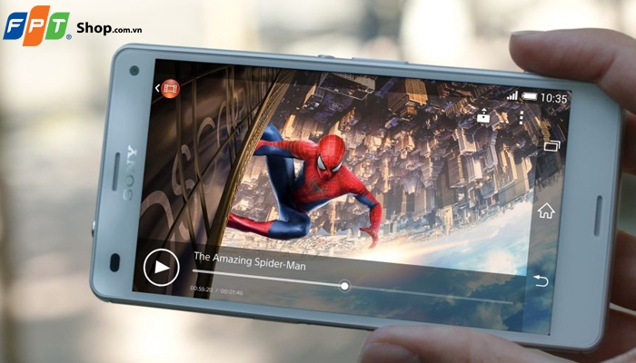 Xperia Z3 Compact có màn hình 4,6 inch, độ phân giải 720 x 1.280 pixel