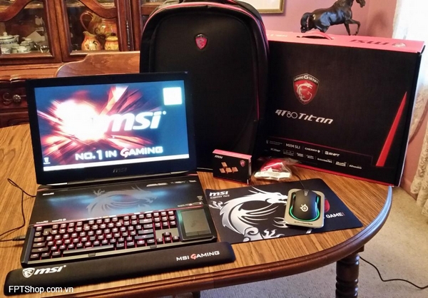 Laptop chơi game tốt nhất - MSI GT80 Titan SLI