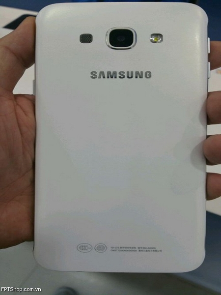 mặt sau Samsung Galaxy A8