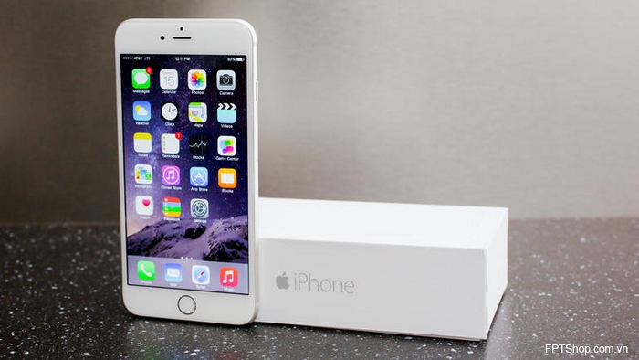 iPhone 6 Plus có kích thước lớn hơn hẳn so với đàn anh của mình
