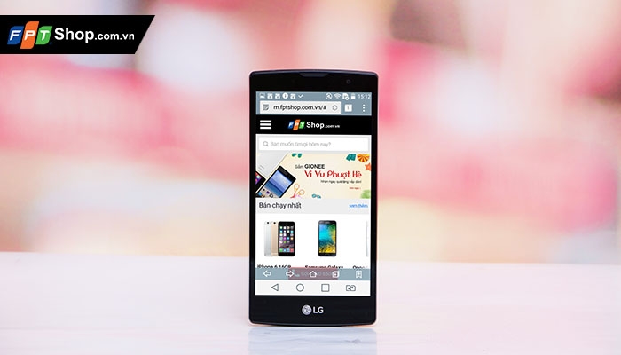 LG Magna sở hữu màn hình 5 inch rộng rãi