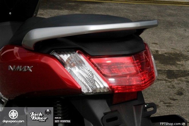 Phía sau đuôi Yamaha NMax 150cc
