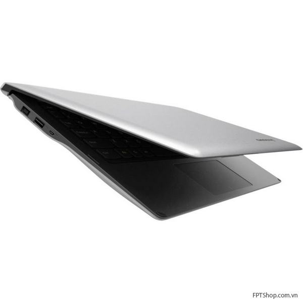 Lenovo S21e mang trên mình một lớp vỏ nhựa màu bạc