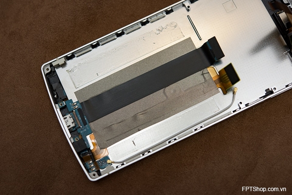 phần cứng bên trong chiếc Bphone bản thương mại