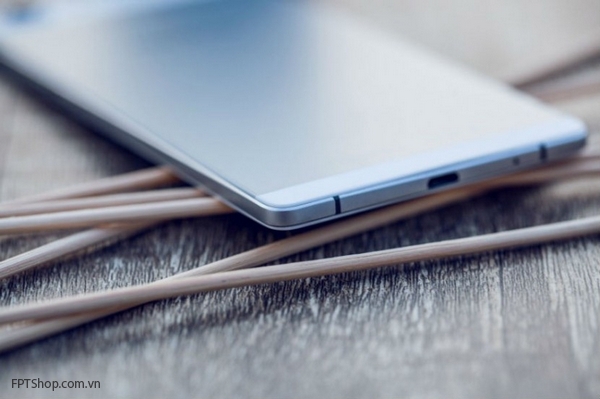Thiết kế Oppo R7
