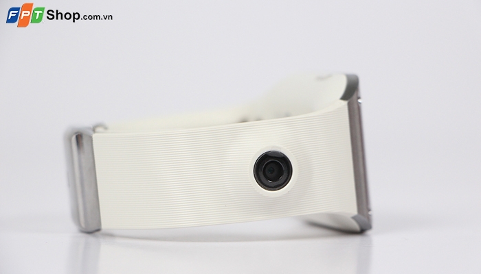 Samsung Gear V7000 còn mang tới cho bạn nhiều khả năng cao cấp hơn