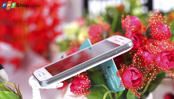 Thiết kế của Samsung Galaxy V Plus