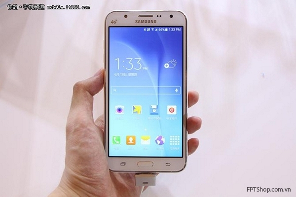 Thiết kế Samsung Galaxy J7