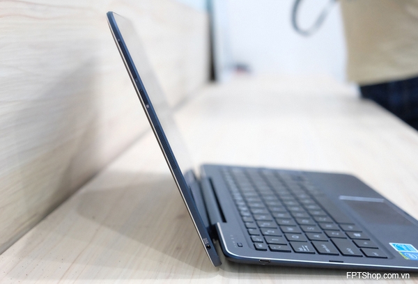 Thiết kế độc đáo trên Transformer Book T300 Chi