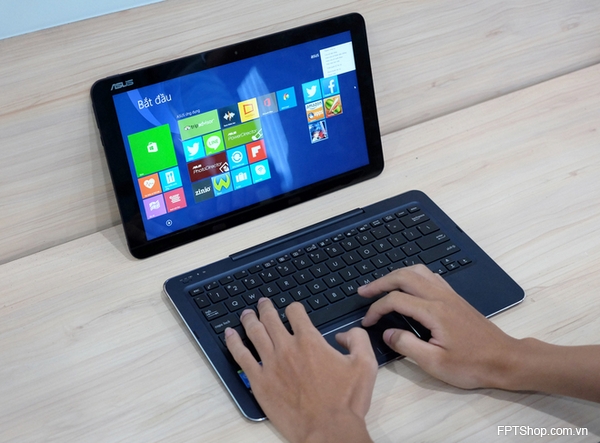 Thiết kế độc đáo trên Transformer Book T300 Chi