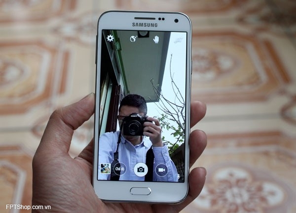 Camera Samsung Galaxy E5