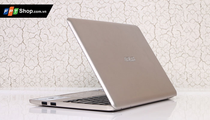 Thiết kế nhỏ gọn bắt mắt của Asus X205TA
