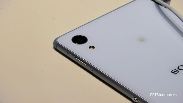 Xperia M4 Aqua Dual có bộ đôi camera ấn tượng