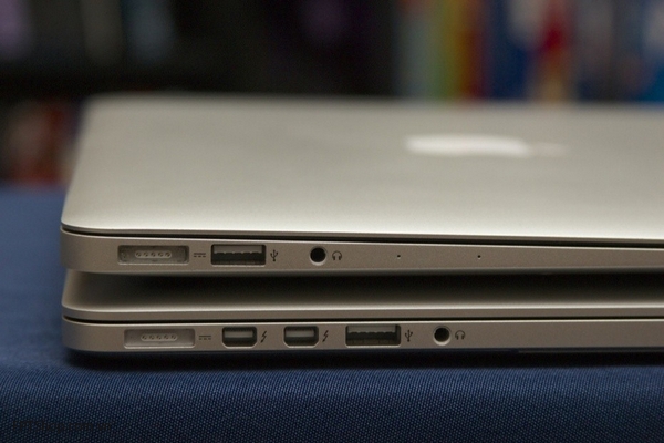 Macbook Air có những lợi thế rõ rệt về mặt thiết kế, và đó có lẽ cũng lý giải được phần nào lý do tại sao Apple chưa thay đổi nhiều về thiết kế của sản phẩm này.