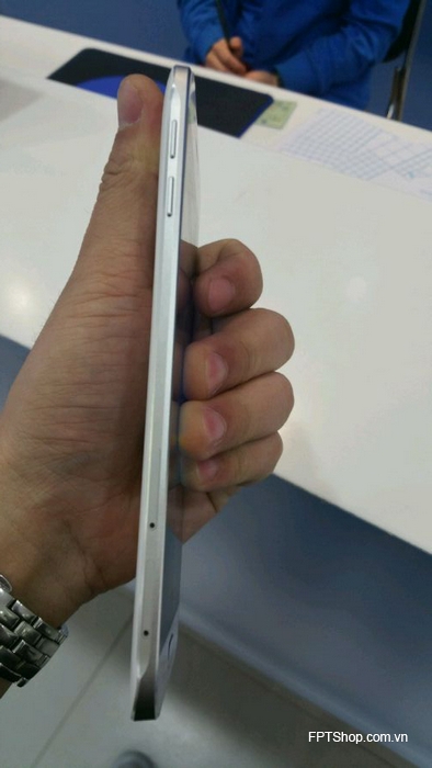 Galaxy A8 là chiếc phablet mỏng nhất của Samsung