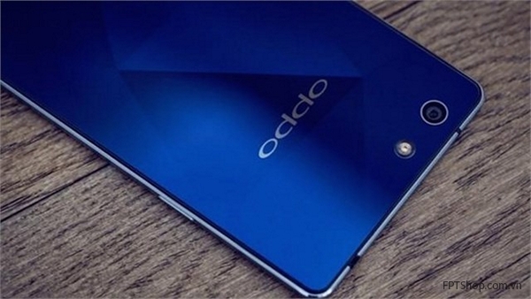 Oppo Mirror 5 so với những đối thủ khác cùng phân khúc