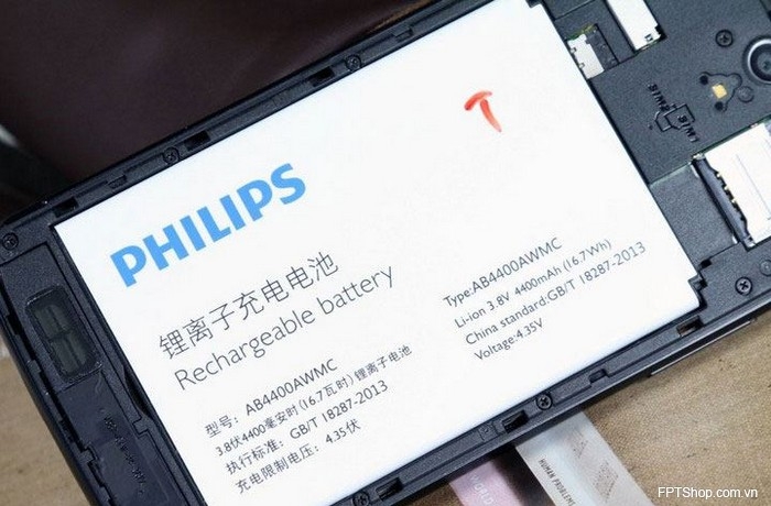 Giải trí thả ga với viên pin dung lượng 4.400mAh trên Philips V387