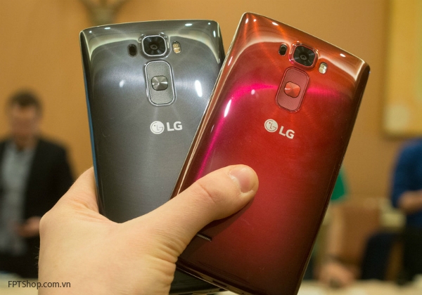 LG G Flex 2 với thiết kế màn hình cong