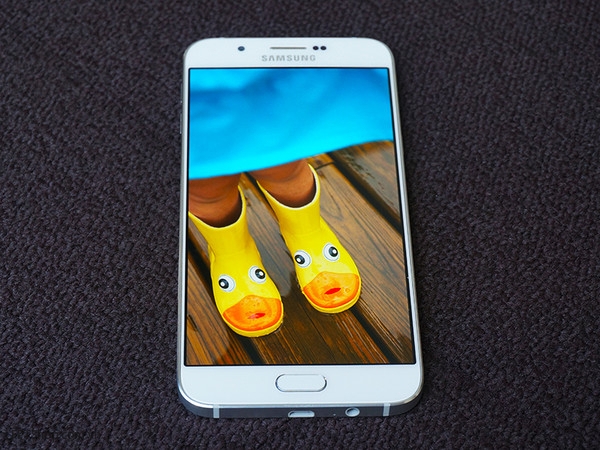 Samsung Galaxy A8-thiết kế mỏng, màn hình cực rộng