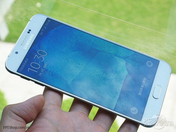 Màn hình sắc nét của Samsung Galaxy A8