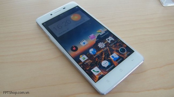 mua Samsung Galaxy A7 hay Oppo R7