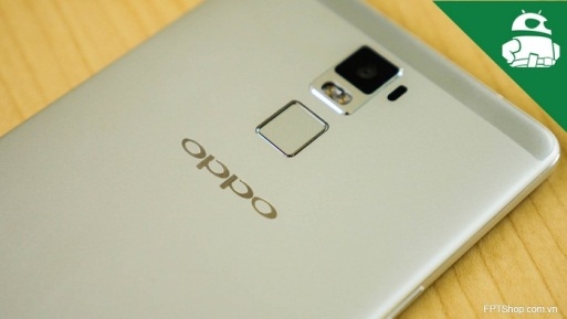 10. Smartphone Oppo R7 Plus (ra mắt tháng 5/2015)