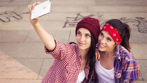 OPPO Mirror 5 (5.690.000 đồng)