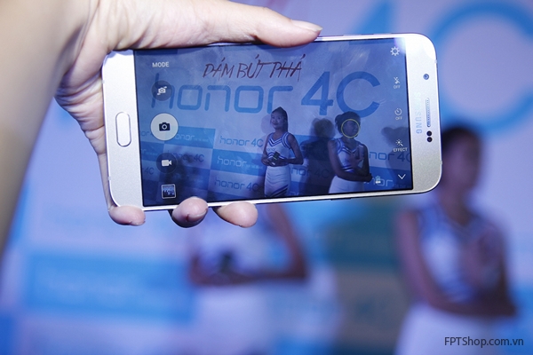 Hình ảnh được cho Samsung Galaxy A8 tại sự kiện