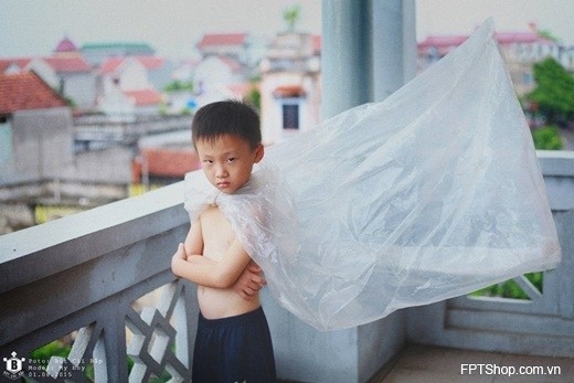 ước mơ là được trải qua một tuổi thơ dữ dội như bao đứa trẻ khác, với siêu nhân, anh hùng rơm, với bắn bi, đá cầu,...