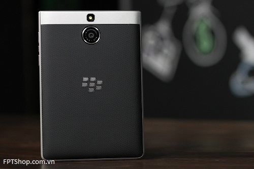 Blackberry_Passport_silver_thach_thuc_iPhone_6S