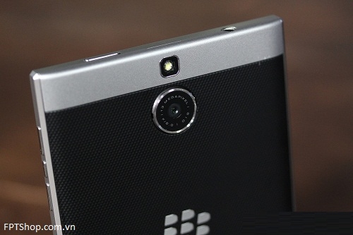 Blackberry_Passport_silver_thach_thuc_iPhone_6S