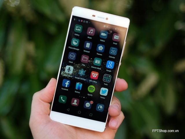 Màn hình  Full HD kích thước 5,2 inch, tấm nền IPS