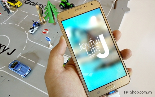 Samsung Galaxy J5 và J7