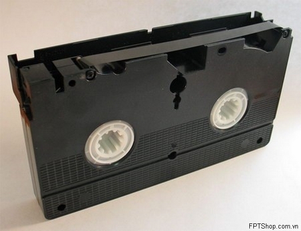 Phiên bản lớn của băng cassette đó chính là băng video to như “cục gạch”