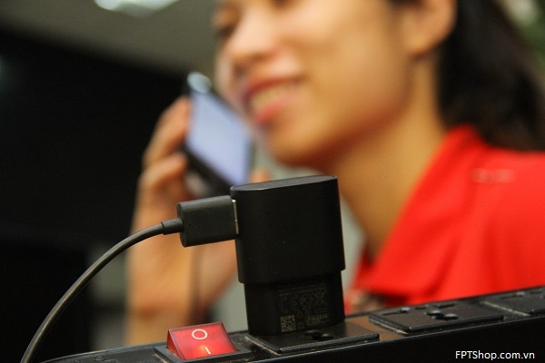 Thoát các ứng dụng ngầm, không sử dụng khi sạc pin để tránh chai pin