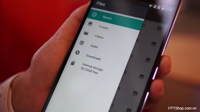 Oneplus 2 thiếu khe cắm thẻ nhớ