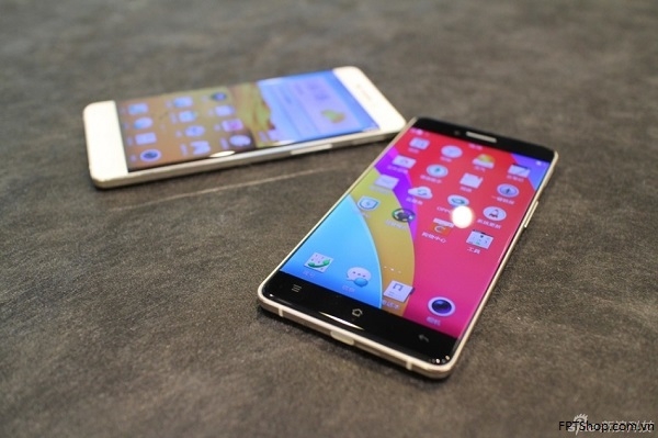 Speed ​​Racing Ultimate ấn tượng hơn với Oppo R7 Plus