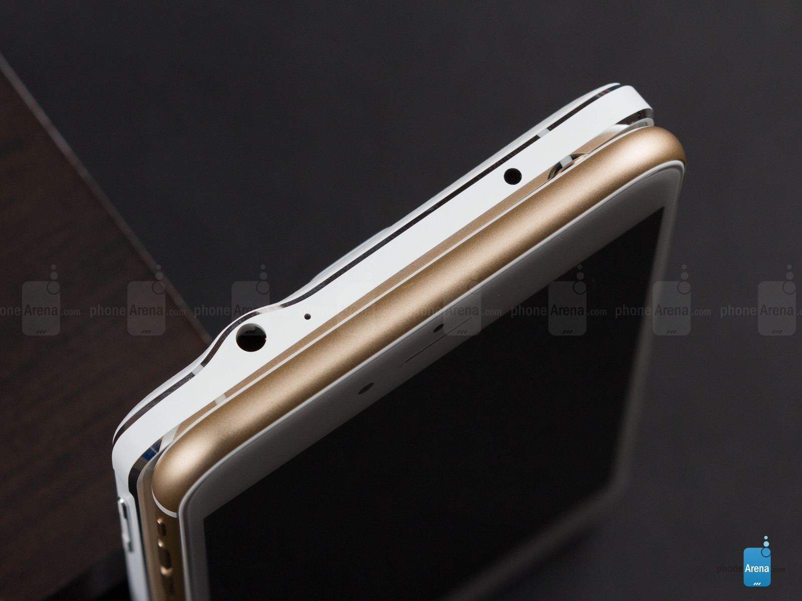 Galaxy Note 4 và iPhone 6 Plus
