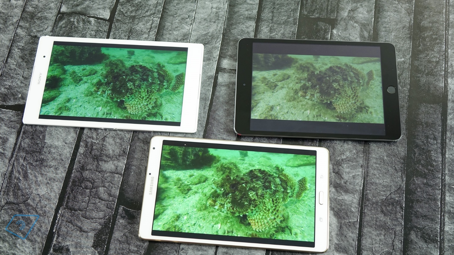 Màn hình Galaxy Tab S 8.4, Xperia Z3 Tablet Compact và iPad Mini 3