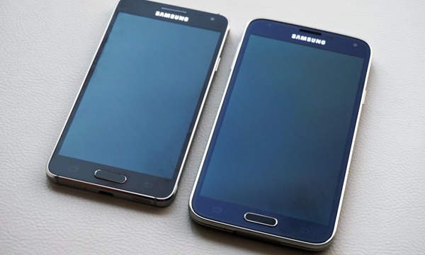 Màn hình của Samsung Galaxy S5 và Samsung Galaxy Alpha