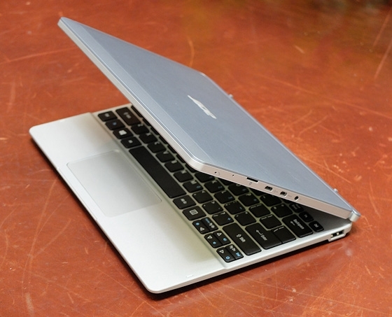 vo-nhom-cua-acer-aspire-switch-10