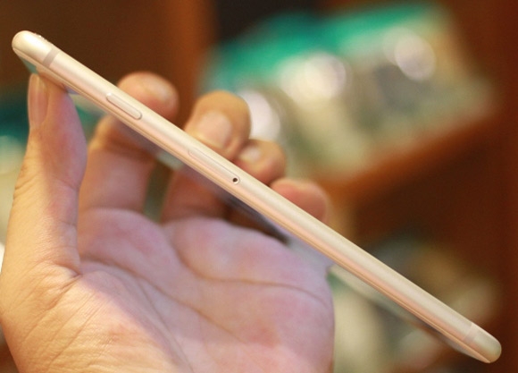 cạnh phải của iphone 6
