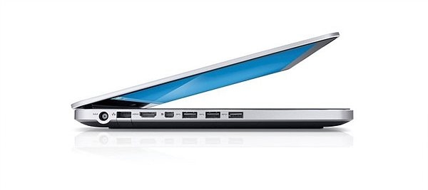 Cạnh trái của Inspiron N5547