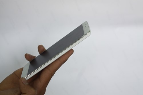 OPPO Find Way S canh phai