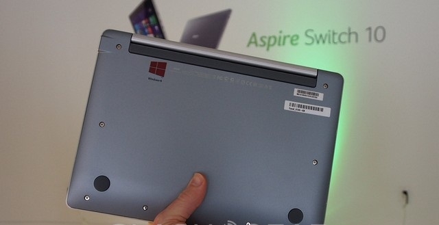 mat-duoi-cua-acer-aspire-switch-10